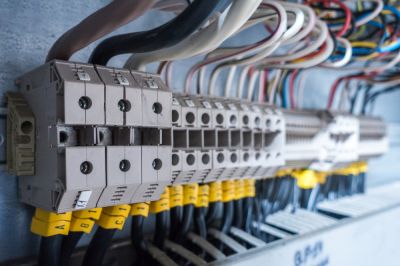 Control the Electricity Flowing Into Different Areas of the House with a Breaker Box!